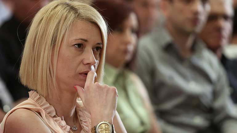 Ραχήλ Μακρή: Να μην πληρωθούν οι δόσεις στους δανειστές